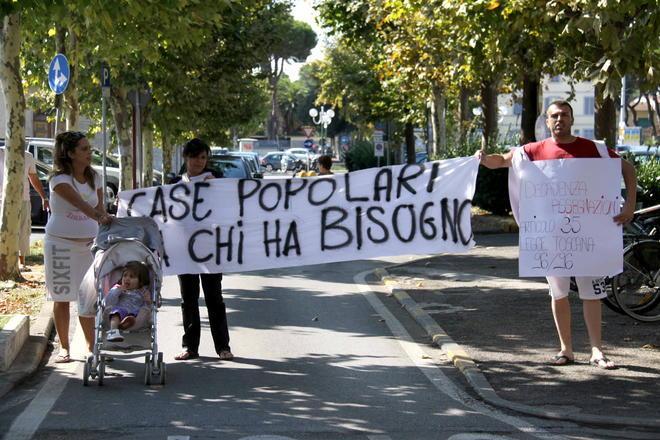 Viaggio-inchiesta tra gli abusivi nelle case popolari 