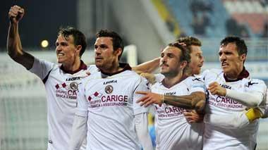 Livorno sempre più secondo, Verona "salvato" dalla nebbia