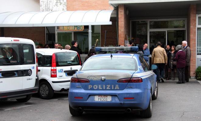Medico aggredito da un giovane durante una festa 