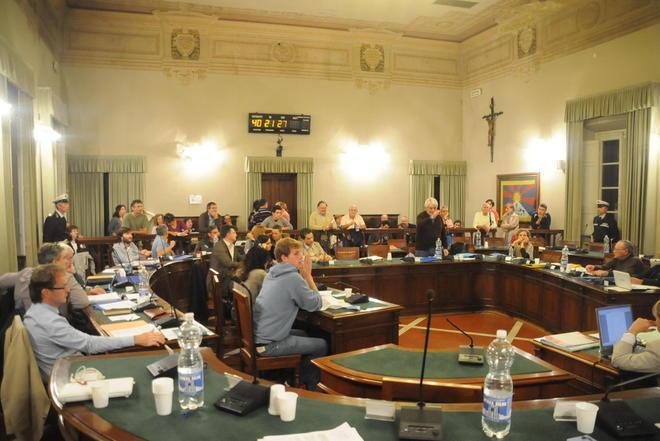 Gettoni d’oro in consiglio: da 34 a 53 euro