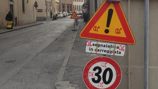 Il cartello stradale griffato dalla ditta