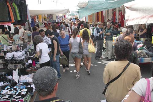  Natale, tutti gli orari dei mercati a Livorno 