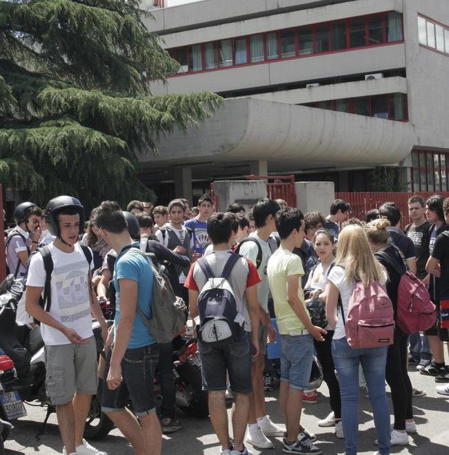 Un corso per tecnici di chimica tintoria in 25 si danno una nuova oppurtunità