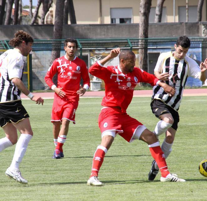 Derby, tutta la gradinata ai nerazzurri 