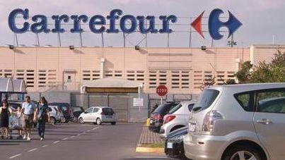Carrefour manda a casa un lavoratore su quattro