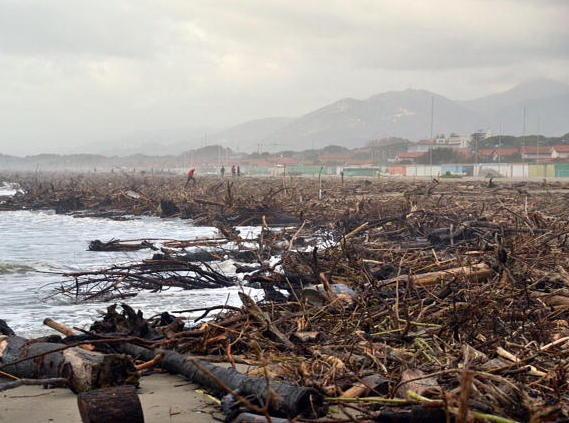 Tempi lunghi per la pulizia delle spiagge 