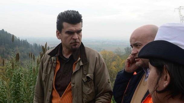 Si rompe un tubo, frana la collina