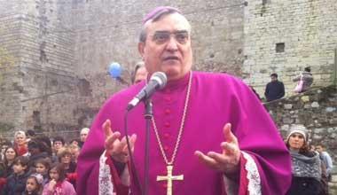 In duemila accolgono il nuovo vescovo 