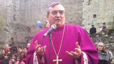 In duemila accolgono il nuovo vescovo