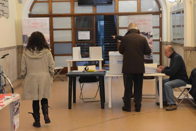 Primarie, il primo seggio di Pontedera premia Matteo Renzi 