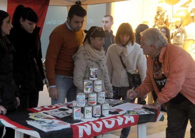 Forza Nuova, Monti e Pucci nel bersaglio