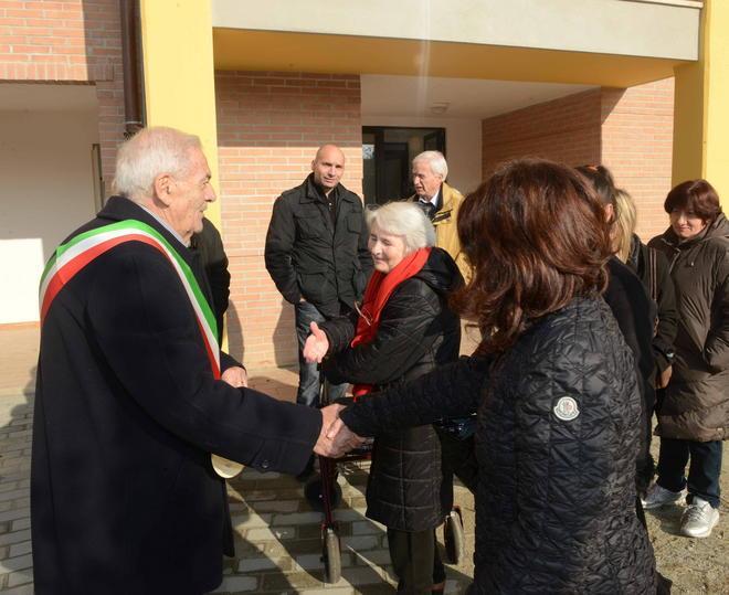 Dieci alloggi popolari consegnati alle famiglie 