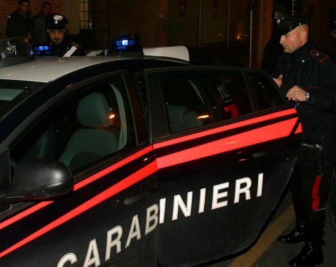 Prende a bastonate il presunto rivale d’amore: arrestato 