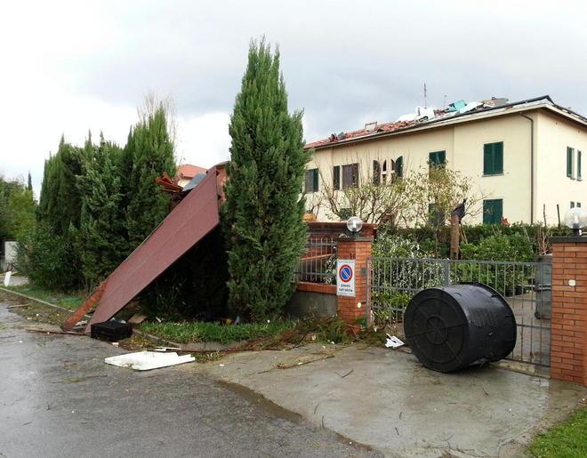 Tromba d’aria nel centro di Rosignano Solvay 