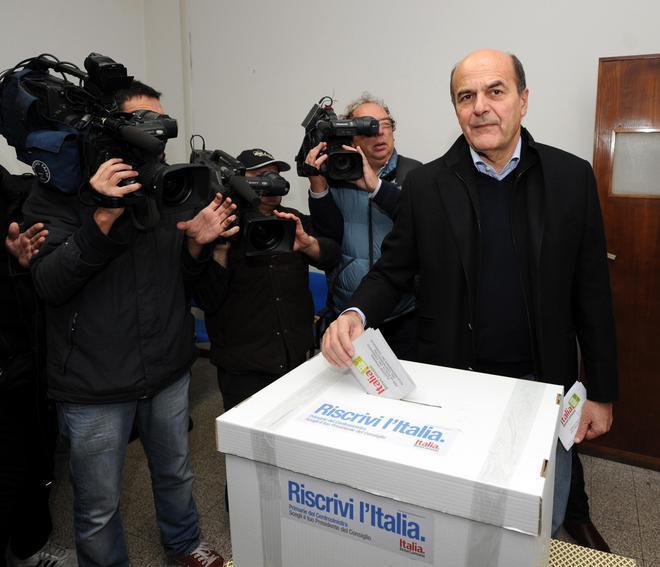 Pier Luigi Bersani arriva a Empoli 