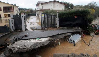 C'è l'allerta meteo, scuole chiuse a Massa e Carrara 
