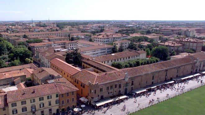 Santa Chiara, via alla vendita
