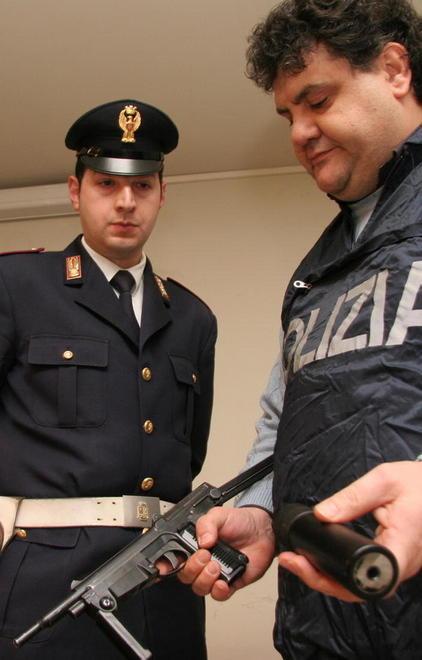 Aveva in casa un arsenale, medico rinviato a giudizio 