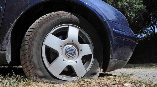 Zucchero nel serbatoio dell’auto della moglie 