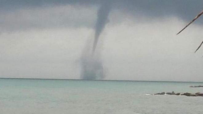 La tromba d’aria lascia un mare di macerie