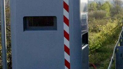 Vandali scatenati in Fi-Pi-Li messo fuori uso un autovelox