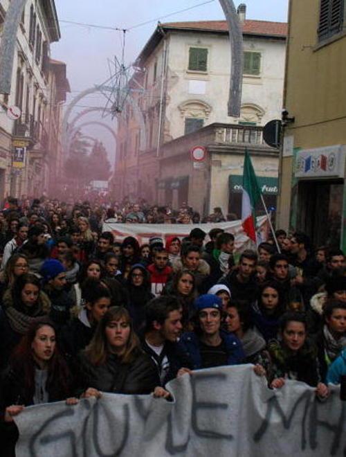 Studenti delle superiori in agitazione 