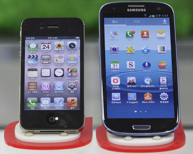 Quattro giovani denunciati per un cellulare rubato 