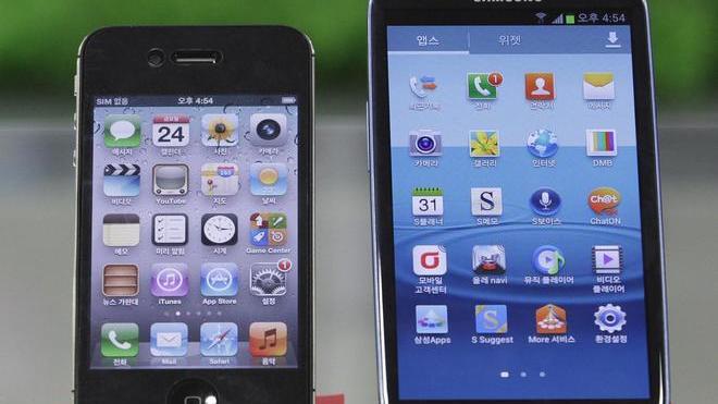 Quattro giovani denunciati per un cellulare rubato
