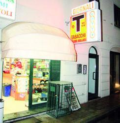 Rapina una tabaccheria e chiede scusa alla vittima 