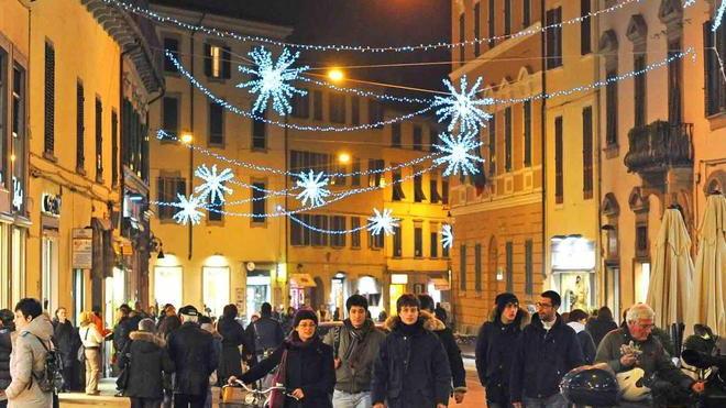 Sosta gratuita per chi acquista nei negozi del centro commerciale naturale
