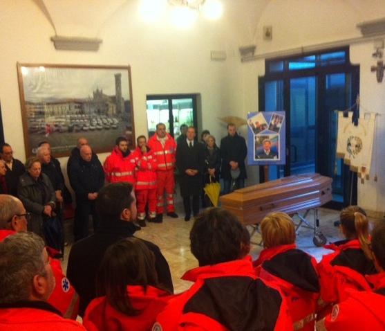 In tanti ai funerali di Renato Faggi