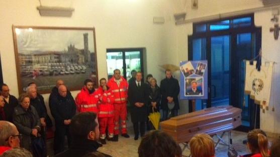 In tanti ai funerali di Renato Faggi