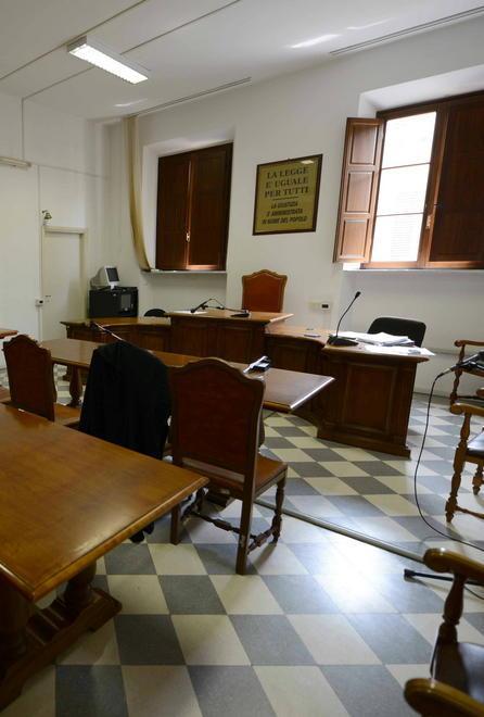 Picchia la figlia, condannato Traumi a una guancia e all’occhio