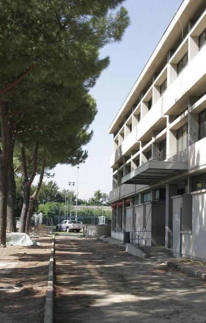De André, battibecco tra Caverni e genitori 