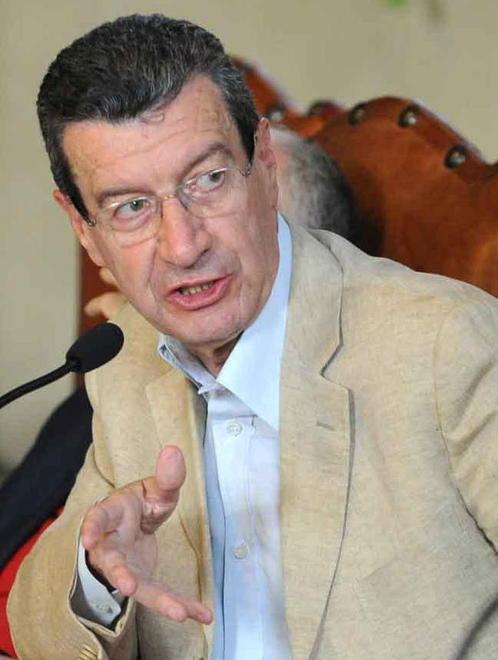 Chiti: sbagliato fermare i chirurghi 