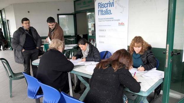 Primarie, in 50 chiedono di votare