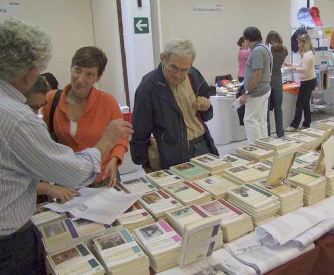 Libri e creatività a Venturina, in vetrina ricami e découpage 