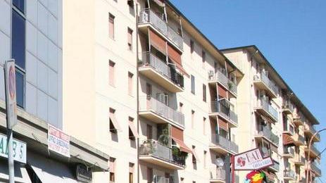 Pratilia, telefoni muti per un cavo tranciato Rabbia e sconcerto