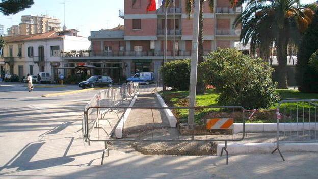 Cercava lavoro, è morto dentro al bar