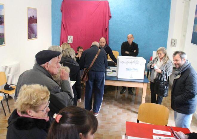 Risultato definitivo in città Bersani 61,1% , Renzi 38,9% 