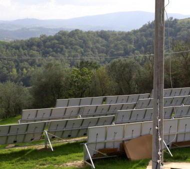 Fa ricorso al Tar contro i pannelli fotovoltaici 