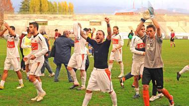 Alla Pistoiese il derby con la Lucchese con un gol segnato nel recupero