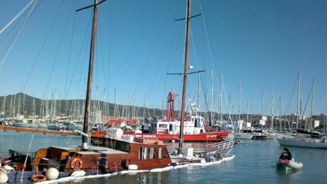Yacht affonda al porto di Rosignano
