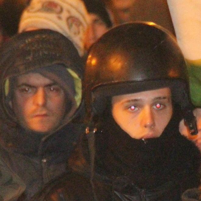 Il racconto choc di un agente in servizio «Altro che pacifici, avevano le spranghe»