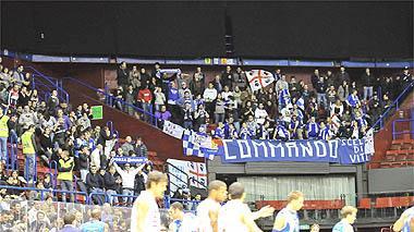 Donne e bambini tra i tifosi Dinamo aggrediti a Milano 
