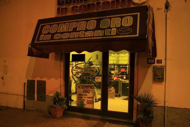 Rapina al compro oro, arrestato un ventenne 