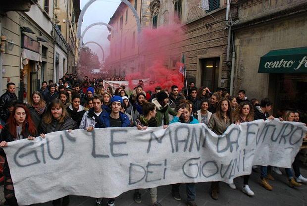 Gli studenti scendono di nuovo in piazza 