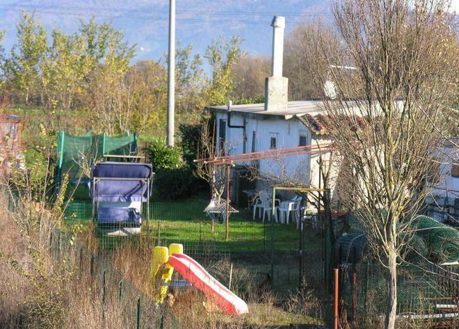 La casa abusiva resta in piedi 