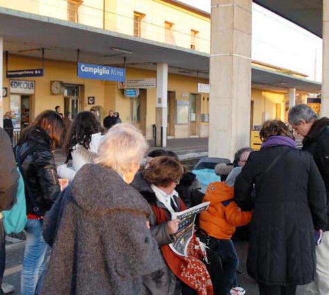 Quattro treni bloccati dagli scambi congelati 