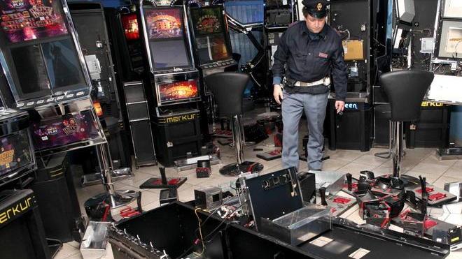 Colpo notturno alla sala slot: rubati 100mila euro